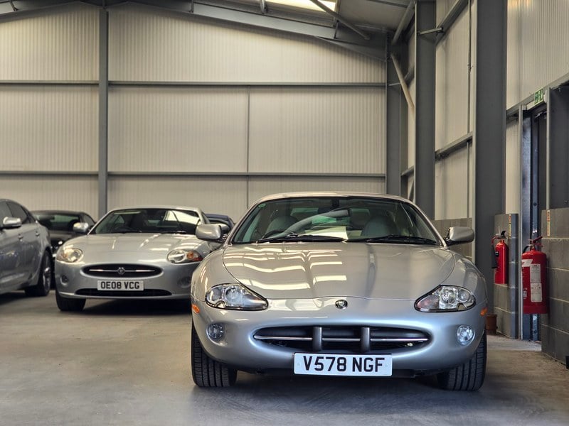 1999 Jaguar XK - 2 1999 Jaguar XK - 2
