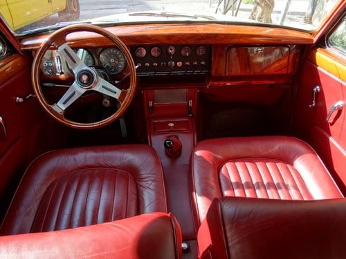 1969 Jaguar MK2 - 8