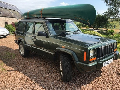 1997 Jeep Cherokee Limited 4.0 c/w Canoe at Morris Leslie Auction In vendita all'asta