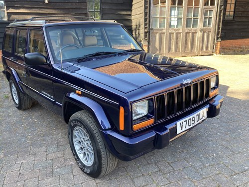 1999 rare low recorded mileage stunning looking example  In vendita