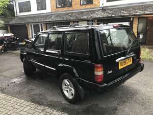 2001 Classic black Cherokee Jeep 4L low mileage 71,814. For Sale (picture 4 of 12)
