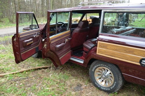 1987 Jeep Grand Wagoneer - 9