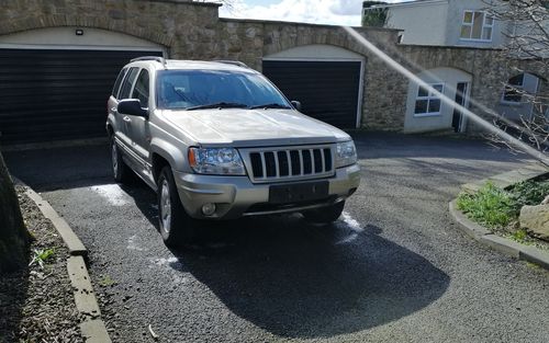 2004 Jeep Grand Cherokee (picture 1 of 8)
