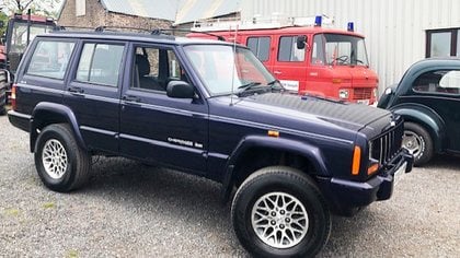Cherished 1998 Jeep Cherokee XJ 4.0 Offers considered