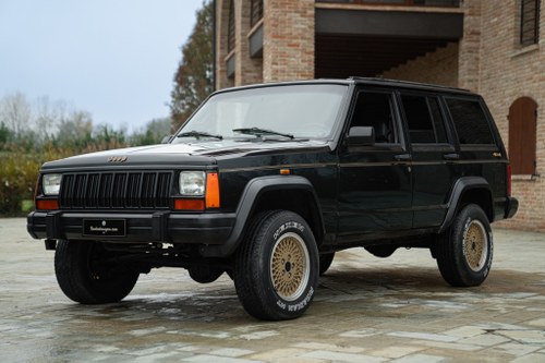 1988 JEEP CHEROKEE 4.0 LIMITED A vendre