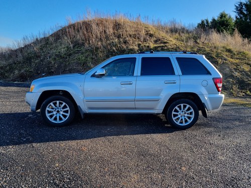 2006 Jeep Grand Cherokee Overland 5.7 Hemi