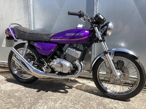 1977 KAWASAKI KH 400 TRIPLE STAGGERING UNFINISHED BIKE WITH V5 For Sale