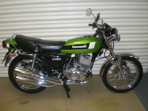 1983 Remarkable kh250 b4 in stunning condition For Sale