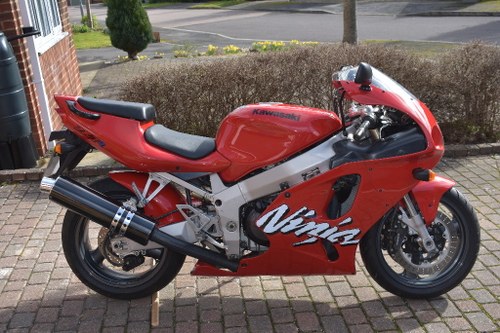 Lot 34 - A 1999 Kawasaki ZX750R P3 Ninja - 01/06/2019 For Sale by Auction