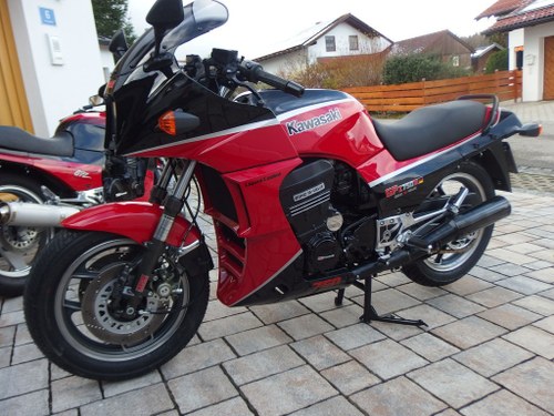 1985 BEAUTIFUL CONDITION GPZ 750 R SOLD