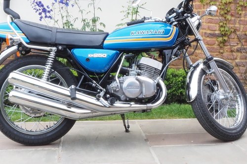 1976 KH250 One previous owner, 1500 miles from new VENDUTO