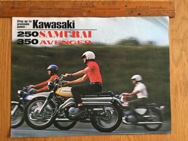 Kawasaki 250 samurai and 350 avenger brochure
