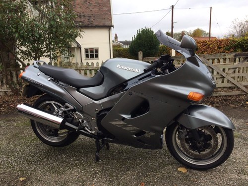 1997 2 owner low mileage very clean ZZR*NOW SOLD*. In vendita