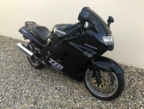1992 Kawasaki ZZR 1100 C2 19000 Miles Iconic SuperSports Tourer VENDIDO
