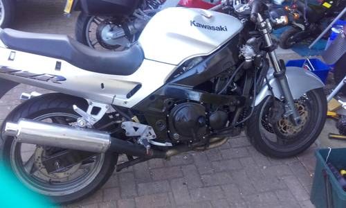 2000 Kawasaki ZZR600 with new MOT streetfightered SOLD