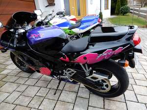 1993 Kawasaki ZXR750 1 owner bike just 8.632 miles! For Sale (picture 11 of 12)