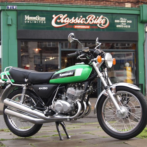 1980 Kawasaki KH250 B4 Genuine UK, Restored, Low Mileage, SOLD VENDUTO
