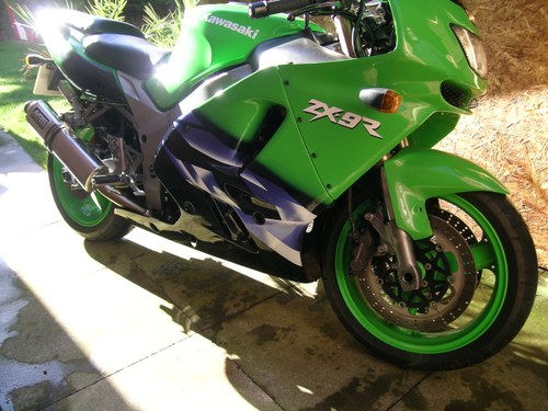 1997 Kawasaki zx9r b4 with original paintwork A vendre