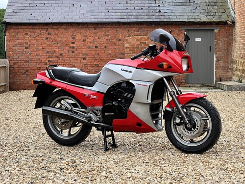 1986 Kawasaki GPZ900R The Top Gun Model. VERKAUFT