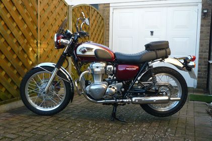 Picture of Kawasaki W800 - immaculate condition with accessories.