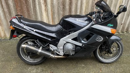 1991 Kawasaki ZZR600 cheap bike on the road for only £1000