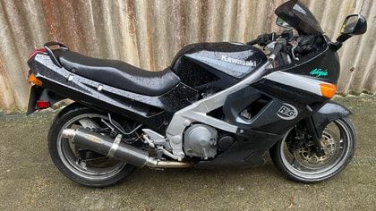 1991 Kawasaki ZZR600 cheap bike on the road for only £1000