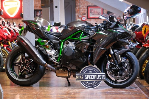 2018 Kawasaki Ninja H2 Supercharged Carbon with Akrapovic Exhaust A vendre