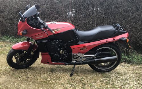 1990 Kawasaki GPZ900R (picture 1 of 19)