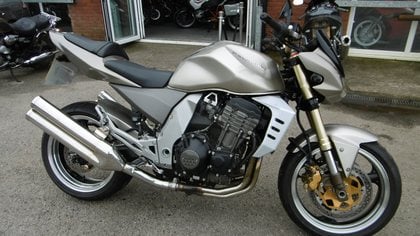 Kawasaki Z1000. Great condition /all standard.