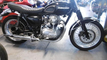 Kawasaki W650 EJ. Great retro looking bike.