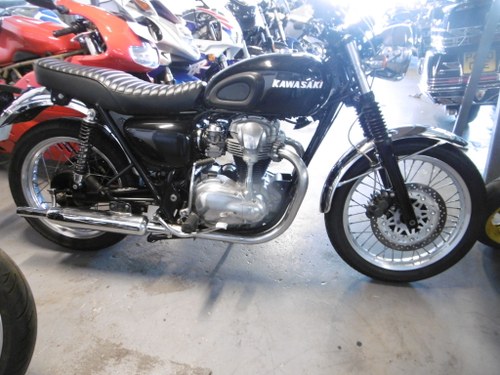2001 Kawasaki W650 EJ. Great retro looking bike. À venda