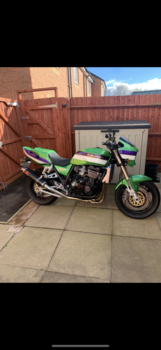 1999 Kawasaki ZRX1100 + many original parts.