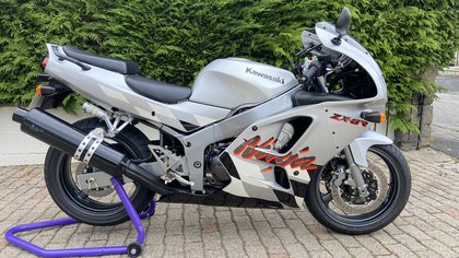 Kawasaki ZX6R 1st gen, 5k miles from new, exceptional!