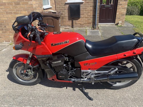 1985 Kawasaki GPZ 900 A1 top gun