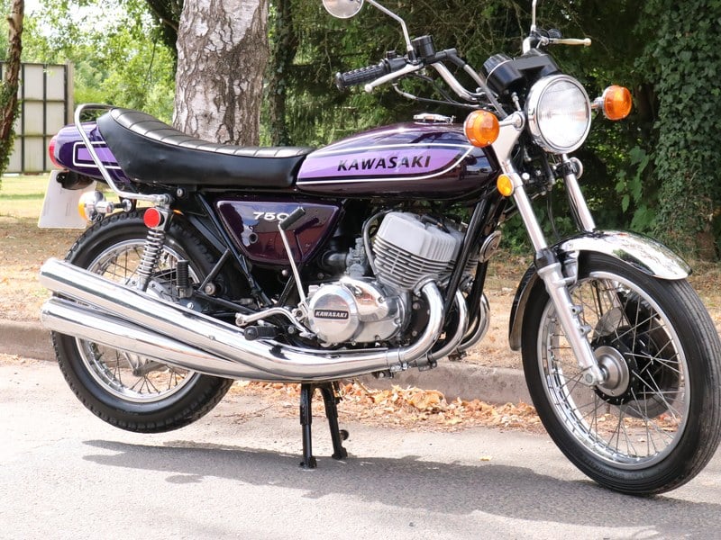 Kawasaki H2C H2 C 1975 in Candy Purple **STUNNING**