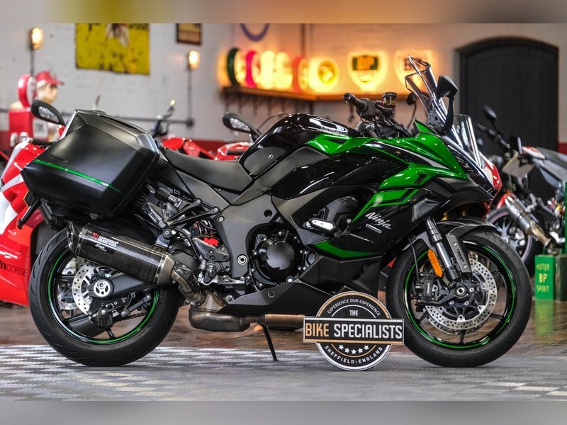 2024 Kawasaki ZX 10R With Akrapovic Exhaust