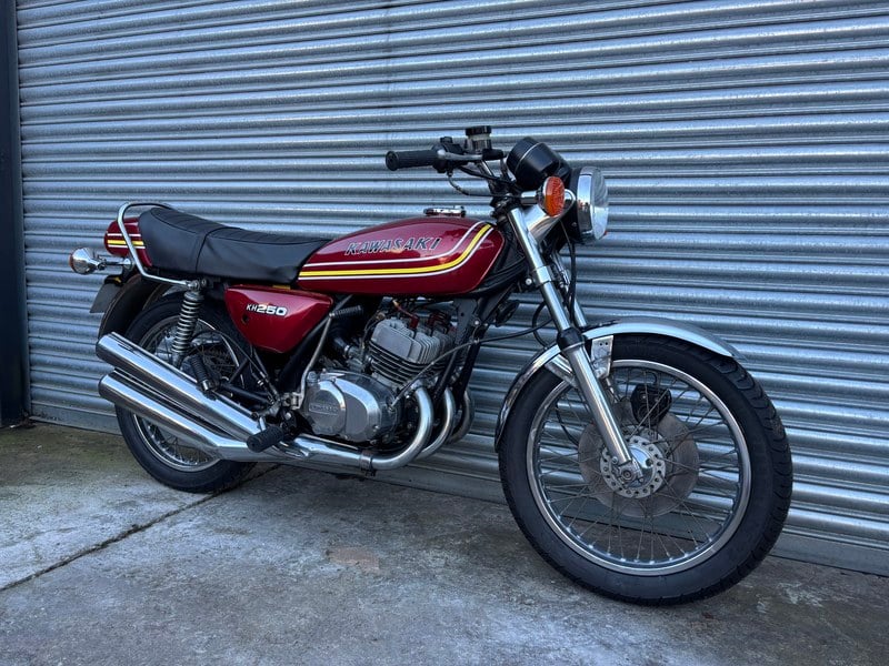 KAWASAKI KH 250 CRACKING BIKE ALL ROUND OFFERS PX YAMAHA 400