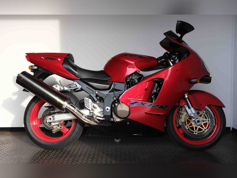 2000 Kawasaki ZX 12R - low mileage - shipping worldwide