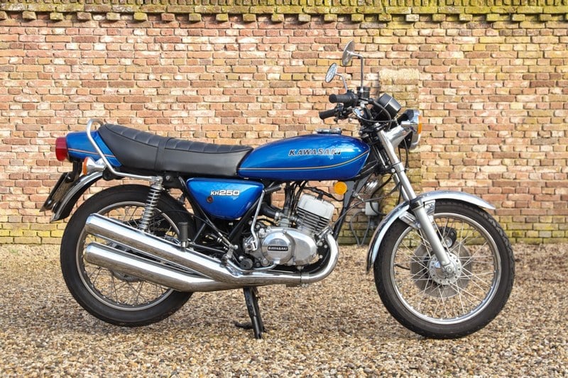 1977 Kawasaki KH250 - 1 1977 Kawasaki KH250 - 1