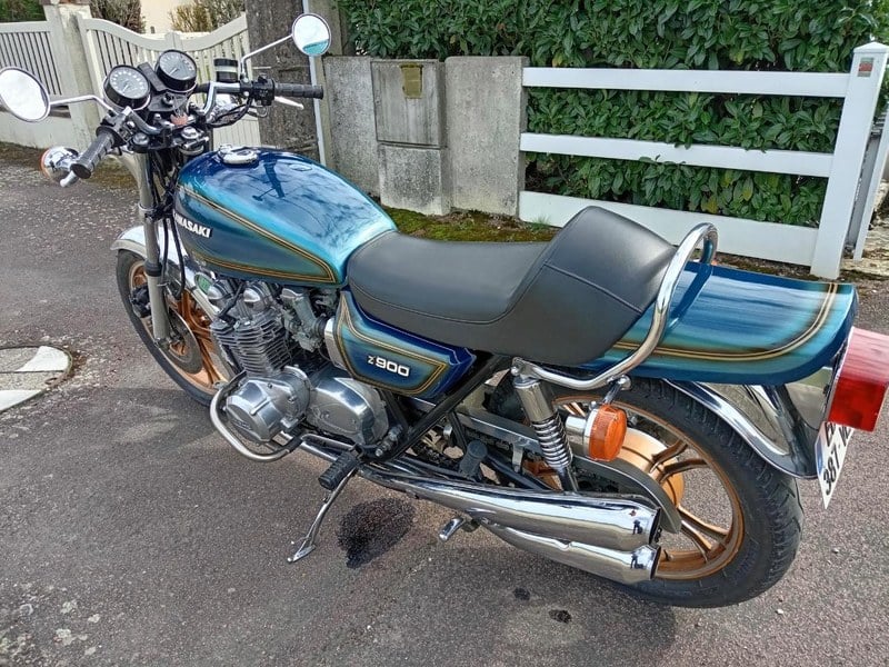 1977 Kawasaki Z1 900 - 1 1977 Kawasaki Z1 900 - 1