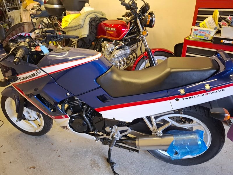 1989 Kawasaki GPX 250 - 2 1989 Kawasaki GPX 250 - 2