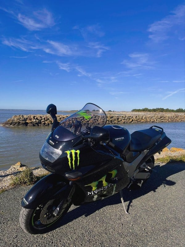 1994 Kawasaki ZZR 1100 - 2 1994 Kawasaki ZZR 1100 - 2