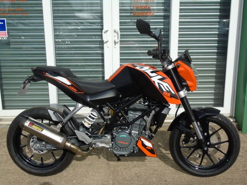 2016 KTM Duke 125cc ABS 1 Owner From New Only 500 Miles  In vendita