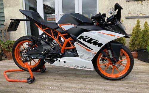 2016 KTM RC 390 (picture 1 of 27)