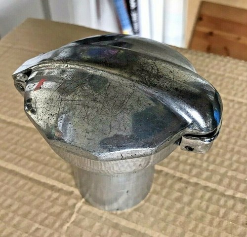 Vintage Enots 2.5 inch Flat Sided Monza Petrol Cap For Sale