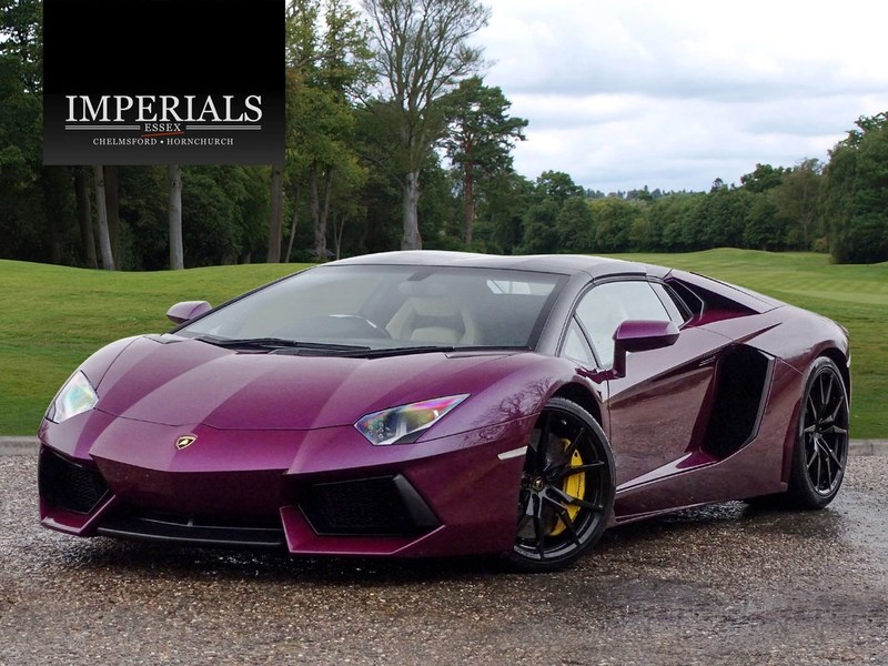 Lamborghini AVENTADOR