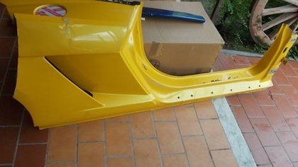 Lamborghini Gallardo/Lp560/Superleg Rh side body panel
