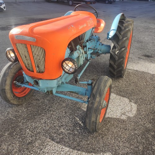 1960 Lambroghini tractor 3 cylinder Till salu