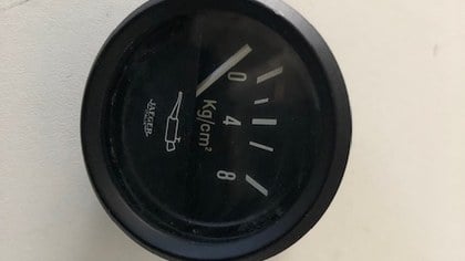 Oil pressure gauge for Lamborghini Urraco