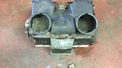 Heating box for Lamborghini Espada series 3